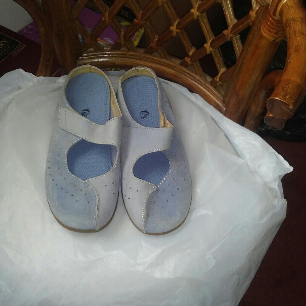 Women acorn shoes